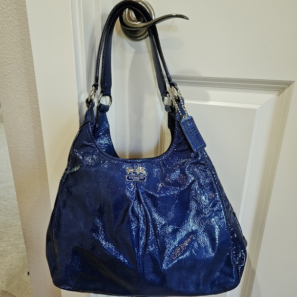 Coach Madison Maggie Shoulder Bag Ultra Marine Blu Patent Leather Never Worn EUC - Picture 2 of 16